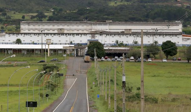 Decisão proferida pela juíza titular da Vara de  Execução Penal do DF (VEP/DF) determinou a transferência imediata de 166 presos que se encontram na Divisão de Controle e Custódia de Presos - DCCP para o Centro de Detenção Provisória – CDP, no Complexo da Papuda; a transferência de presos, que deveria constituir ação rotineira, sempre às terças e sextas, não foi realizada no último dia 25, devido à greve dos Agentes de Atividades Penitenciárias, julgada ilegal