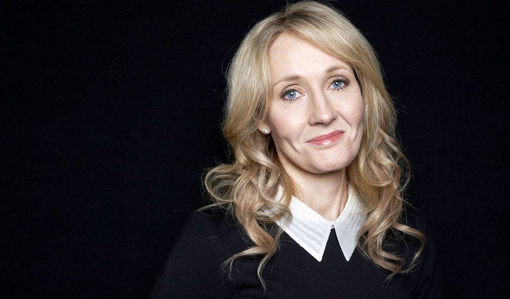 Harry Potter lançou seu último feitiço, disse J. K. Rowling, sua criadora, na estreia de "Harry Potter e as Crianças Amaldiçoadas", neste sábado em Londres