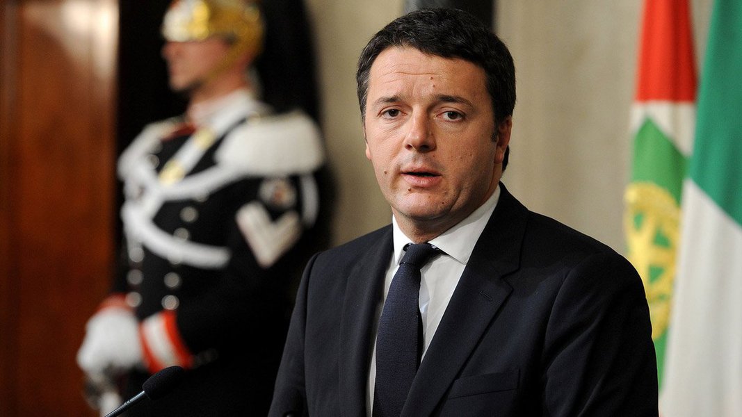 O primeiro-ministro italiano, Matteo Renzi, disse neste domingo 30 que seu país "vai reconstruir tudo" que foi devastado pelos constantes terremotos que estão atingindo a região central da Itália nas últimas semanas; "As pessoas devem saber que precisamos assumir um compromisso claro: tudo será reconstruído em seu tempo", disse Renzi, lembrando que as regiões afetadas são "a alma do país"; tremor sentido neste domingo, de 6,5 graus, foi o maior registrado no país desde 1980