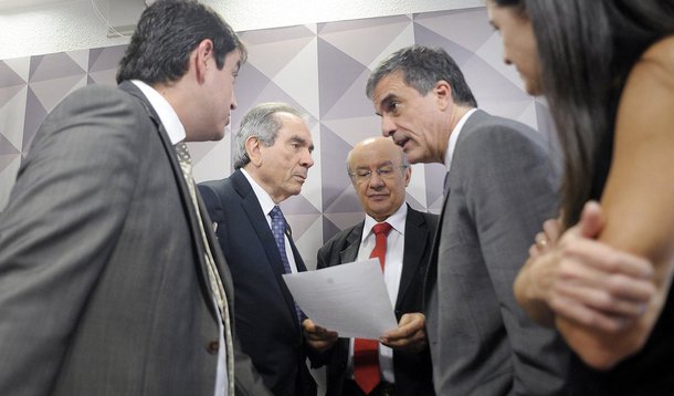 São ouvidos nesta quarta-feira o procurador do MP junto ao TCU, Júlio Marcelo de Oliveira, e o auditor do TCU Antonio Carlos Costa D'avila Carvalho; os nomes foram indicados pelos advogados Janaína Paschoal, Hélio Bicudo e Miguel Reale Júnior, responsáveis pela acusação; também serão ouvidas três testemunhas indicadas por senadores que apoiam o pedido: Rogério Jesus Alves Oliveira, Adriano Pereira de Paula e Otávio de Medeiros, da Secretaria do Tesouro Nacional