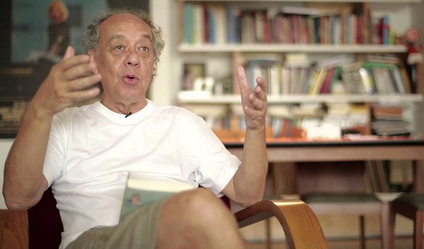 Surpreso com a demissão após 21 anos, jornalista que ajudou a fundar a emissora acredita que seu posicionamento político influenciou em sua saída; "Já me chamaram algumas vezes dizendo que seria melhor não falar nada de política", conta; durante o processo de impeachment de Dilma Rousseff, José Trajano participou de atos em defesa da presidente, denunciando o processo como um golpe