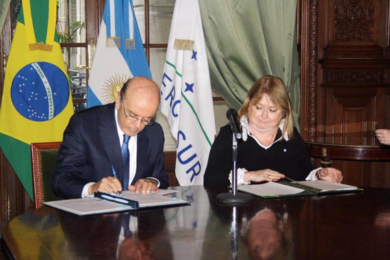 "Não podemos ficar mudando de modelo de uma hora para outra. O mundo respeita a previsibilidade e a continuidade das políticas", disse Susana Malcorra, que se reuniu com José Serra na semana passada em Buenos Aires