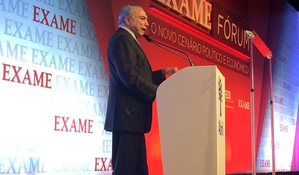 Em discurso no Fórum da revista Exame, em São Paulo, um dia depois de a arrecadação federal ter registrado queda real de 10,1% em agosto e de as contas públicas terem ficado em um déficit histórico, Michel Temer disse que, "ao assumir a Presidência, nos impusemos uma missão: a de inocular, no Brasil, uma vacina capaz de imunizar o País contra o populismo fiscal"