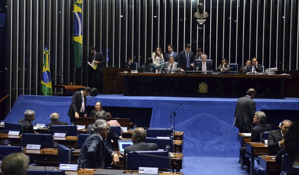 O Senado vai responder aos questionamentos da Comissão Interamericana de Direitos Humanos da OEA (Organização dos Estados Americanos) sobre o processo de impeachment contra a presidente Dilma Rousseff; a decisão foi acertada com o Palácio do Planalto, notificado ontem pela organização; a Casa fará a elaboração jurídica uma vez que a Constituição deixa claro que o processo de impeachment de um presidente da República é conduzido pelos senadores; o prazo final para resposta é a próxima segunda-feira