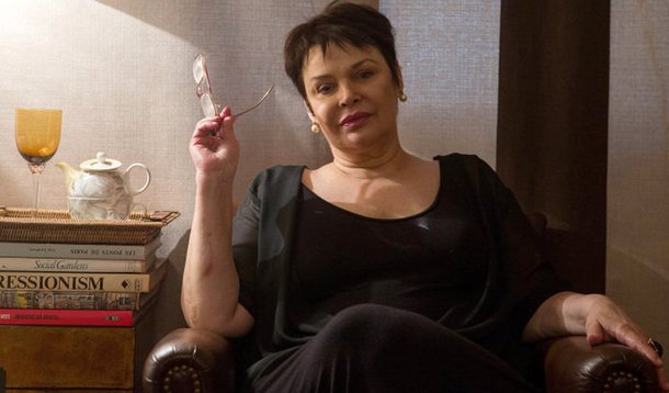 "A pessoa mais brilhante que conhecemos", afirmou o jornalista Pedro Venceslau após a morte da mãe, uma das dramaturgas mais prestigiadas do país; autora de obras aclamadas, Consuelo participou do movimento estudantil nos anos 60 e teve seu primeiro texto, "Prova de fogo", censurado pela ditadura; ela tinha câncer e faleceu aos 70 anos em São Paulo