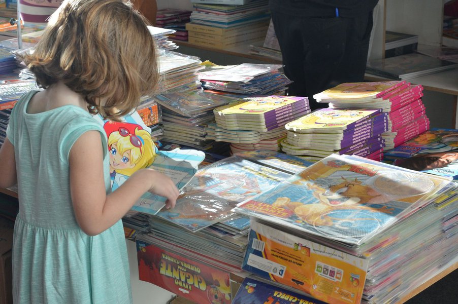 Começou neste sábado 16 um dos períodos preferidos por aqueles que consideram o livro um bom companheiro para todas as horas; a 32ª Feira do Livro de Brasília, no Centro de Convenções Ulysses Guimarães, foi aberta com muitos estandes e uma grande variedade de livros, além de uma série de eventos paralelos; em sua 32ª edição, a feira faz uma homenagem ao poeta e dramaturgo inglês William Shakespeare