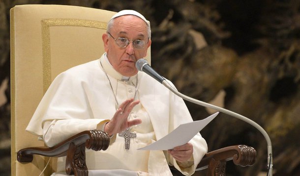 Oposição da Venezuela pediu ao Vaticano que se junte ao grupo internacional pela mediação do diálogo com o governo de Nicolás Maduro, que é liderado pelo ex-premier espanhol José Luis Zapatero; "Entendemos que é fundamental a participação de um representante da Santa Sé e/ou a implicação de mais ex-presidentes", apontou a coligação opositora Mesa de Unidade Democrática (MUD), em comunicado; em abril, o papa Francisco enviou uma carta ao presidente da Venezuela comentando a crise política, energética e econômica pela qual passa o país