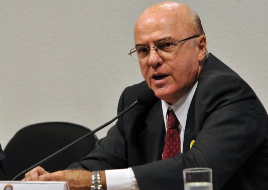 O juiz da 7.ª Vara Federal Criminal do Rio, Marcelo Bretas, condenou nesta quarta-feira, 3, o ex-presidente da Eletronuclear Othon Luiz Pinheiro da Silva a 43 anos de prisão pelos crimes de corrupção, lavagem de dinheiro, embaraço a investigações, evasão de divisas e organização criminosa; a filha de Othon, Ana Cristina da Silva Toniolo, também foi condenada e deve cumprir pena de 14 anos e 10 meses de reclusão em regime fechado, além de pagar multa