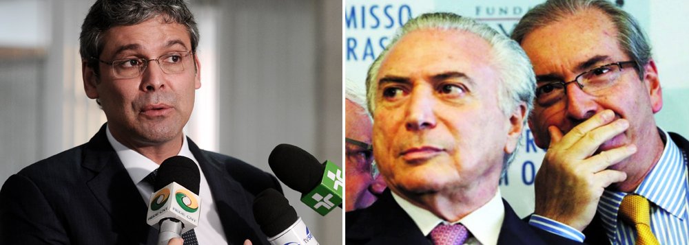 "A confusão já começou. Cunha não vai aceitar calado ser cassado e preso. O núcleo do governo golpista está em polvorosa, porque uma delação de Cunha pode por um ponto final no impeachment. Precisamos mobilizar o povo para garantir que Cunha não se safe no plenário da Câmara, mesmo com Temer movendo mundos e fundos para socorrer seu grande parceiro. Agora é ‪#‎ForaCunha‬ e ‪#‎ForaTemer‬, contra a retirada de direitos!", postou o senador Lindbergh Farias no Facebook 