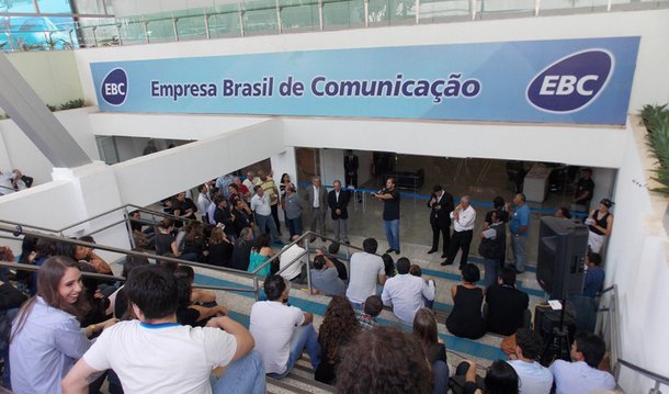  Em nota, a Empresa Brasil de Comunicação (EBC) negou que haja déficit como foi dito pela Advocacia-Geral da União em recurso apresentado ao Supremo Tribunal Federal; "O déficit citado no recurso, de R$ 94,8 milhões, não corresponde à realidade, tratando-se meramente de estimativa caso medidas de contenção de custos não tivessem sido tomadas já desde o começo do corrente ano", afirmou