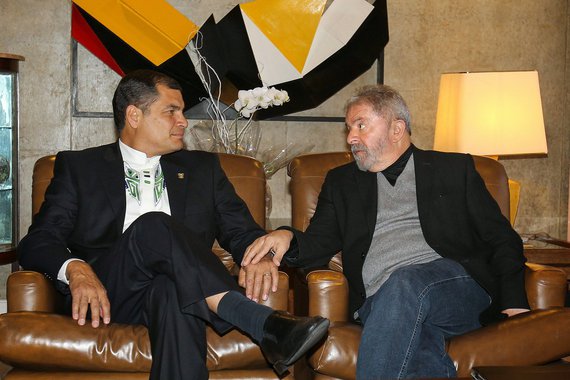 “A nova Operação Condor não são somente ‘congrezasos’, mas também ‘cortezasos’, utilizando cortes, juízes e promotores com ambições políticas para bloquear candidatos de esquerda que sabem que vencem eleições, como o querido companheiro Lula da Silva”, afirmou neste sábado o presidente do Equador, Rafael Correa; Correa expressou “toda nossa solidariedade, admiração, carinho e gratidão” a Lula pelo que fez “pelo Brasil, pela América Latina e pelo mundo”, “a quem agora querem acusar de corrupto e utilizam para isso o Poder Judiciário”