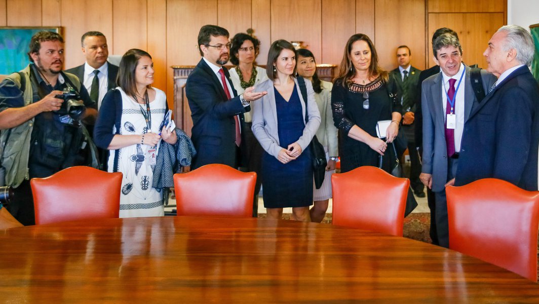 Presidente interino assumiu, nesta sexta-feira 29, "o golpe político de Estado que, ao que tudo indica, o levará a cumprir um mandato que não lhe pertence. Isso foi o que fez. O que poderia ter feito, se o Brasil tivesse um Judiciário que se respeitasse e à Constituição teria sido anular, com essa declaração, todo o processo de impeachment de Dilma Rousseff", escreve o jornalista Fernando Brito