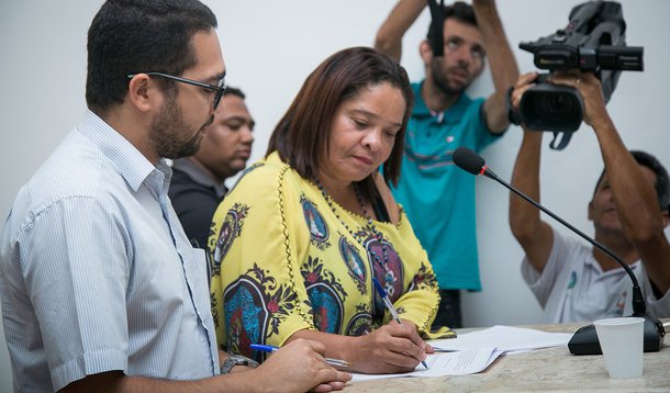 Em reconhecimento e valorização da participação da mulher maranhense na ciência e na política, o governo do Estado lançou em São João dos Patos, o Prêmio Estadual ‘Construindo a Igualdade de Gênero’; a iniciativa inédita do governo tem como objetivo estimular e fortalece a reflexão crítica e a pesquisa a cerca das desigualdades existentes entre homens e mulheres; o prêmio é uma iniciativa das Secretarias de Estado de Ciência e Tecnologia (Secti) e da Mulher (Semu)