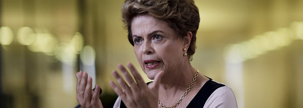 Presidente Dilma Rousseff durante entrevista coletiva no PalÃ¡cio do Planalto, em BrasÃ­lia. 07/12/2015 REUTERS/Ueslei Marcelino