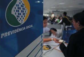 Nos últimos cinco anos, desonerações concedidas pelo governo aos empresários retiraram mais de R$ 201 bilhões dos cofres da Previdência. Reformar para garantir a sustentabilidade do sistema é muito diferente de sucatear