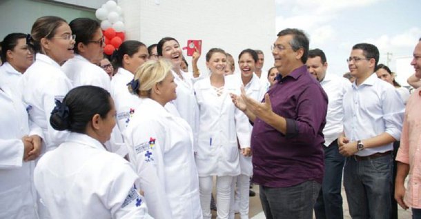 Em artigo, governador Flávio Dino fala dos desafios de sua gestão na área de saúde e de como o Estado vem retomando a qualidade em hospitais e outras unidades; Dino afirma que somente em agosto foram inauguradas 100 obras; "O modelo de hospital regional foi lançado no Maranhão pelo governador Jackson Lago, que fez o primeiro, em Presidente Dutra, que agora estamos reformando. Depois de anos de uma política equivocada, que consumiu centenas de milhões de reais em negócios mal explicados, retomei o caminho correto e priorizei a conclusão e funcionamento dos hospitais regionais"