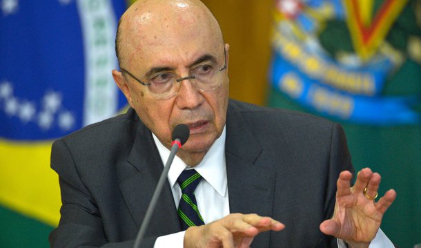 Ministro da Fazenda, Henrique Meirelles, disse que a partir de agora, a política fiscal ajudará o combate à inflação, ao contrário do que ocorreu "nos últimos anos"; ele ressaltou que para que isso acoonteça é preciso que o programa de ajuste fiscal do governo interino do presidente Michel Temer seja aprovado pelo Congresso Nacional