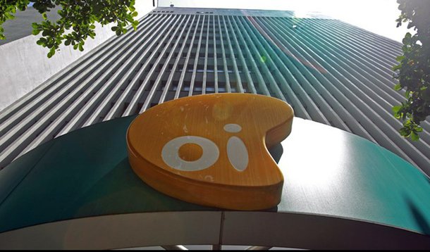 Agência Nacional de Telecomunicações (Anatel) afirmou que o grupo de telecomunicações em recuperação judicial deve à autarquia mais de R$ 20 bilhões em multas e outras obrigações; segundo a Anatel, a Oi deve R$ 14,5 bilhões de reais em multas e mais R$ 5,6 bilhões em créditos tributários e "de outras naturezas";  operadora está tentando conseguir permissão para trocar parte das multas por obrigações de investimentos em sua própria rede, em um caso que está sendo avaliado pelo Tribunal de Contas da União (TCU)