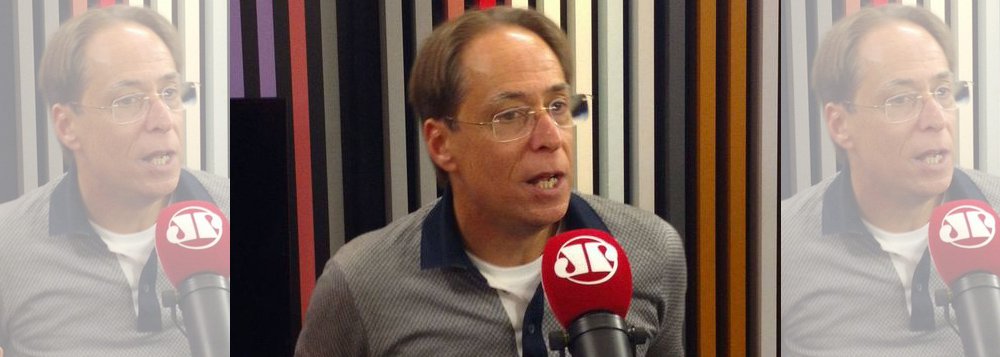 Em entrevista à rádio Joven Pan, o ator Pedro Cardoso criticou mais uma vez a TV Globo, emissora pela qual trabalhou por mais de 30 anos; para ele, a Globo, assim como as outras emissoras brasileiras, estão muito "conservadoras"; Cardoso contou o tratamento que recebeu da televisão. "Tiveram o mais absoluto desprezo pelo meu trabalho lá dentro", desabafou