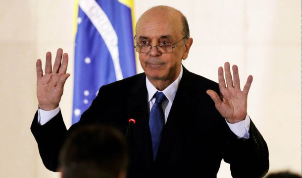 Ministro José Serra disse que é indiscutível a existência de um fator positivo das expectativas com relação à economia brasileira que contribui para que as melhoras se realizem; "Ou seja, acreditar que a economia vai bem ou mal faz com que isso se torne realidade no sentido de decisões de investimentos como o gasto do consumidor que ainda tem dinheiro para gastar. Quando a incerteza predomina, as pessoas postergam suas despesas. O Brasil viveu isso de maneira didática de 2015 para cá", disse