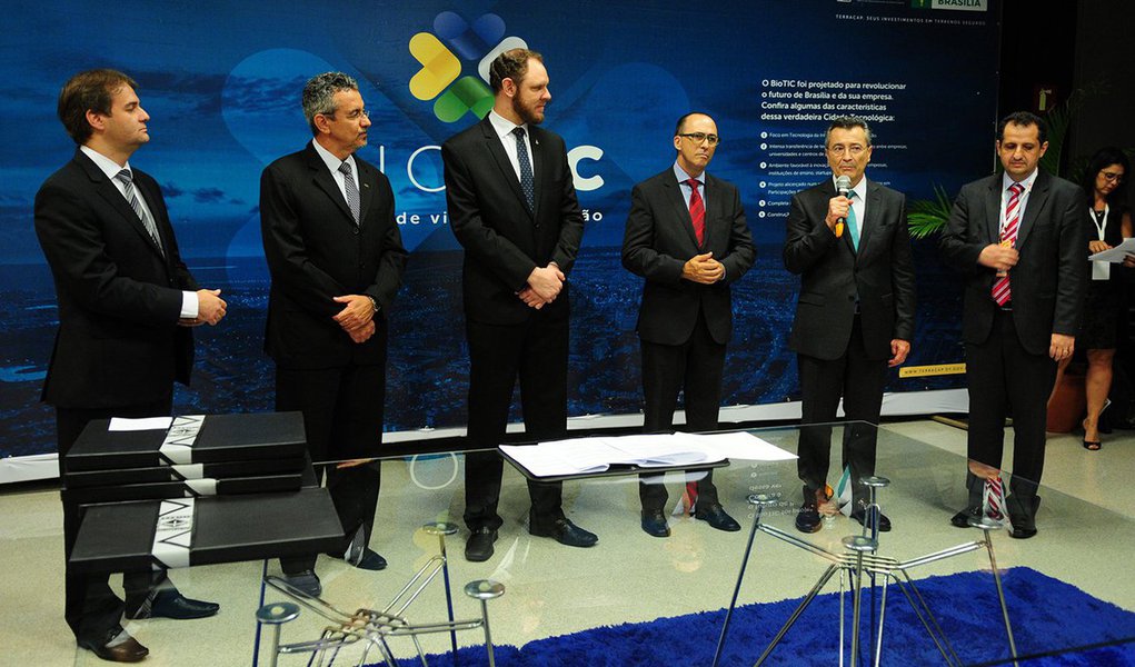 O governo de Brasília apresentou o projeto do Biotic – Parque Tecnológico e assinou, por meio da Agência de Desenvolvimento do Distrito Federal (Terracap), um termo de cooperação com a Empresa Brasileira de Pesquisa Agropecuária (Embrapa); o ato ocorreu no Centro Internacional de Convenções do Brasil, durante o 20° Congresso Mundial de Tecnologia da Informação (WCIT)
 