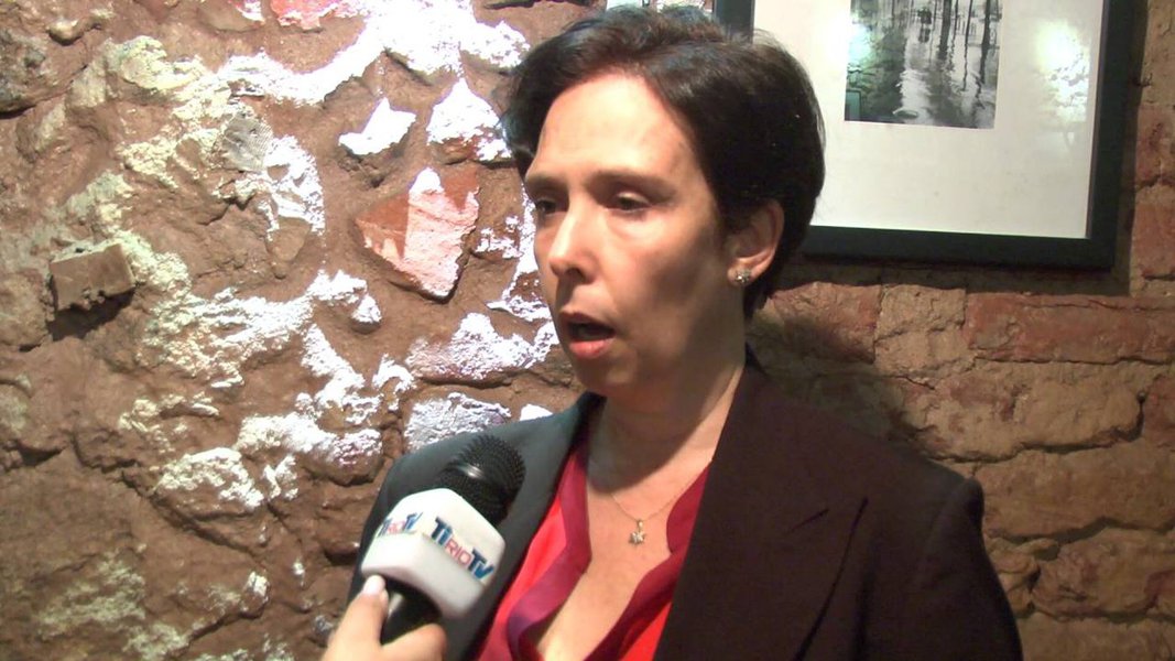 Faltando apenas uma semana para o pleito municipal, a candidata à Prefeitura do Rio de Janeiro, Carmen Migueles, do partido Novo, sequer pontua nas pesquisas eleitorais; ela - que é professora e doutora em sociologia e já foi secretária de Cultura em Duque de Caxias – também já sabe que não tem sequer o voto da filha