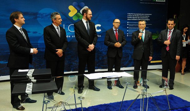 O governo de Brasília apresentou o projeto do Biotic – Parque Tecnológico e assinou, por meio da Agência de Desenvolvimento do Distrito Federal (Terracap), um termo de cooperação com a Empresa Brasileira de Pesquisa Agropecuária (Embrapa); o ato ocorreu no Centro Internacional de Convenções do Brasil, durante o 20° Congresso Mundial de Tecnologia da Informação (WCIT)
 