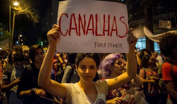 Brasília hoje lembra a Versalhes de antes da Revolução Francesa: uma corte com seus privilégios de um lado e o povo, de outro, obrigado a trabalhar e pagar os impostos que sustentavam o clero e os nobres, escreve Helena Sthephanowitz, em seu blog na Rede Brasil Atual