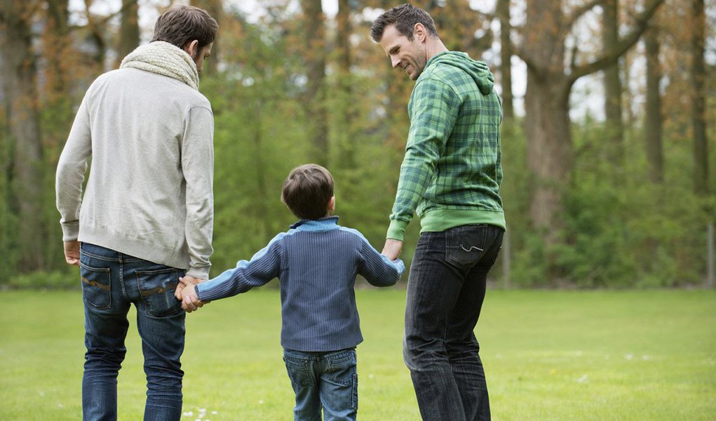 A sociedade não é estanque, ela se reorganiza e se remodela de tempos em tempos, e impor um modo de vida, uma cultura, uma forma de ver o mundo não contribuirá em nada para a configuração social que testemunhamos hoje