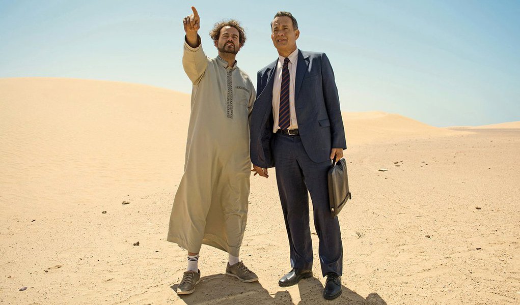 Negócio das Arábias", baseado no romance "Um Holograma para o Rei", de David Eggers, acompanha um executivo da indústria da informática - interpretado pelo astro Tom hanks - que vai até a Arábia Saudita para apresentar o projeto de um holograma para a majestade local
