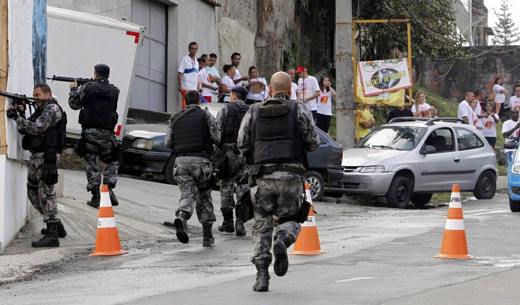 Informação é da ONG Anistia Internacional, cujo aplicativo Fogo Cruzado, lançado este mês, recebe notificações de tiroteios e violência armada na região metropolitana do Rio de Janeiro