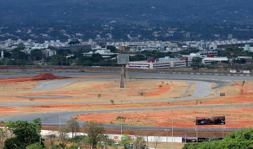 Governo do Distrito Federal (GDF) autorizou três propostas de parcerias público-privadas; foram publicadas no Diário Oficial do Distrito Federal autorizações para lançamento de edital de chamamento público de procedimento de manifestação de interesse (PMI) para o Complexo Esportivo e de Lazer do Guará e para o Parque da Cidade Dona Sarah Kubitschek; o Conselho Gestor de Parcerias Público-Privadas autorizou, ainda, a Agência de Desenvolvimento do Distrito Federal (Terracap) a comunicar a intenção de receber manifestações de interesse privado (MIP) para a administração do Autódromo Internacional Nelson Piquet