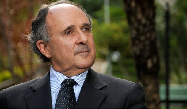 Hoje o senador do Distrito Federal diz ter três razões para votar a favor do afastamento definitivo de Dilma Rousseff; ponderou, entretanto, que poderia rever o posicionamento caso algo novo ocorra até terça-feira (2), data prevista para a votação; senador concedeu a entrevista ao repórter César Setti, da TV Resistência, na manhã deste sábado (27)