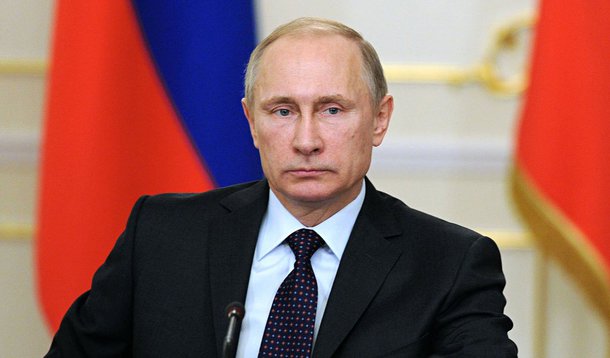 Acusações francesas de que o bombardeio à cidade síria representa crimes de guerra são retórica, disse o presidente da Rússia em entrevista ao canal francês de TV TF1, transmitida nesta quarta-feira (12); "É retórica política que não faz muito sentido e não leva em conta a realidade na Síria", afirmou Putin em comentários traduzidos para o francês e gravados na terça-feira; "Eu estou profundamente convencido de que são os nossos parceiros ocidentais, e especialmente os Estados Unidos, que são responsáveis por essa situação na região em geral e na Síria em particular", rebateu