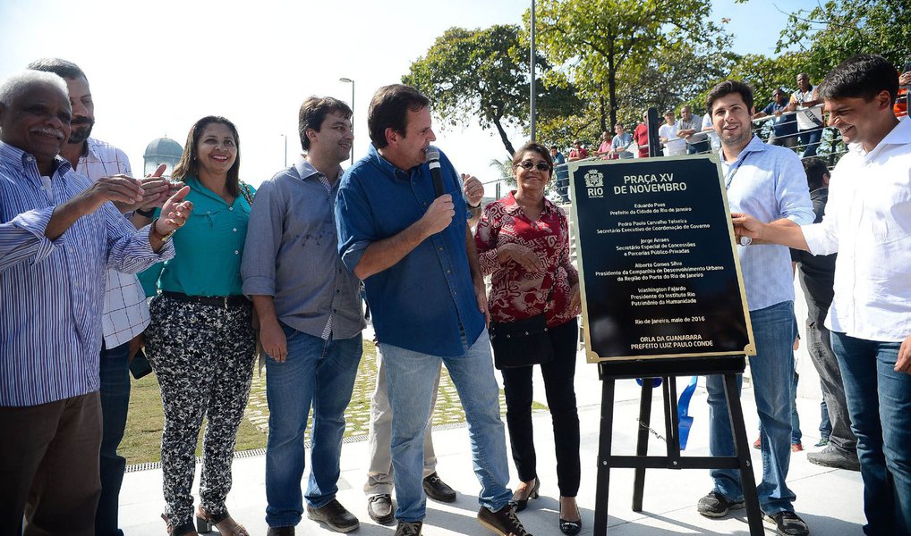 O prefeito Eduardo Paes entregou à população três espaços revitalizados no centro do Rio: a Praça XV, a Praça Marechal Âncora e o Largo da Misericórdia; os 77.978 metros quadrados que compõem os espaços – que vão da Praça XV até o Largo da Misericórdia - fazem parte do terceiro trecho da Orla da Guanabara Prefeito Luiz Paulo Conde; segundo a prefeitura, as melhorias, proporcionadas por obras de revitalização do Porto Maravilha, são uma conquista da cidade que vem resgatando “o rico conjunto arquitetônico da paisagem histórica da cidade e procuram destinar mais espaço ao tráfego livre de pedestres e ciclistas”
 