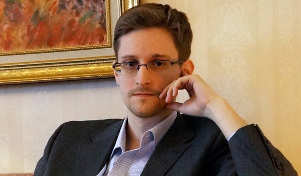 Ex-funcionário da Agência de Segurança Nacional dos EUA (NSA), Edward Snowden, acusado em seu país por divulgar informações confidenciais, disse pensar que o presidente norte-americano, Barack Obama, poderia lhe conceder anistia, mesmo indo contra a legislação vigente; "Sim, as leis nos livros dizem uma coisa, mas talvez justamente em função disso que existe o direito de anistia", disse; nesta segunda-feira (12), o porta-voz da Casa Branca, Josh Earnest, disse que o presidente dos EUA, Barack Obama, não planeja recorrer às suas prerrogativas presidenciais para anistiar Snowden