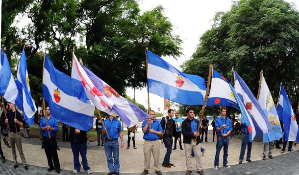 Argentina manifestou repúdio contra a realização de exercícios militares britânicos nas Ilhas Malvinas, informou o Ministério das Relações Exteriores argentino; as manobras "ignoram as resoluções das Nações Unidas e de outras organizações internacionais, instando os dois países a retomar as negociações para encontrar uma solução pacífica e definitiva para a disputa de soberania", disse o representante de Buenos Aires