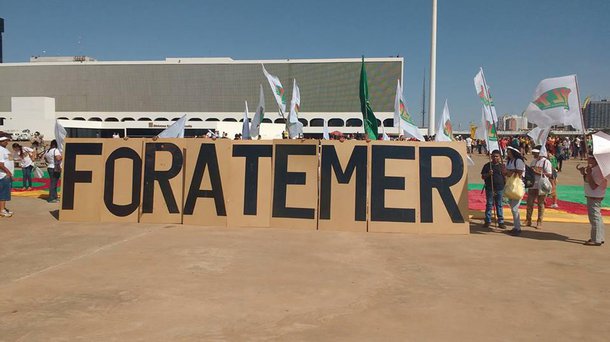 Homens e mulheres, jovens e adultos vão cada vez mais ocupar as ruas deste país e gritar Fora Temer e Diretas Já ao entenderem que, se ninguém votou neste programa, o governo Temer não pode empurrá-lo goela abaixo da Nação