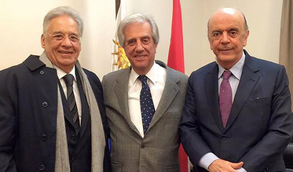 "De todas as barbeiragens que o interino cometeu na montagem de sua equipe, a nomeação de José Serra deve lhe provocar as maiores urticárias", diz Kiko Nogueira, diretor-adjunto do DCM, ao comentar a proposta de suborno feita pelo Itamaraty ao Uruguai para sabotar a Venezuela no Mercosul; "O absurdo do posto que ele ocupa pode ser resumido da seguinte maneira: como é que um sujeito que não tem amigos e não conhece seus vizinhos pode ocupar um cargo na diplomacia dessa magnitude?"