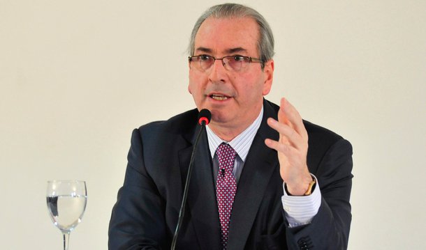 Faltando só um minuto para o esgotamento do prazo, a defesa do presidente afastado da Câmara dos Deputados, Eduardo Cunha (PMDB-RJ), protocolou nesta quinta (23) na Comissão de Constituição e Justiça (CCJ) o recurso do parlamentar pedindo a nulidade dos atos praticados pelo Conselho de Ética que levaram à aprovação de parecer pela cassação do mandato; Cunha alega no recurso que houve cerceamento de defesa