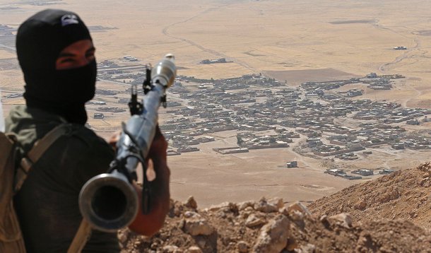 Forças especiais afegãs mataram o assistente do líder militar do Estado Islâmico no Afeganistão, na província de Nangarhar, leste do país; Saad Imarati foi morto na noite de ontem (25) em confronto com a polícia; exército afegão eliminou 122 militantes seguidores do EI na província oriental de Nangarhar nos últimos dias