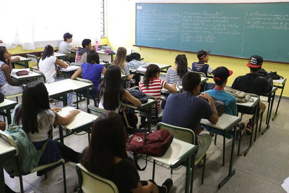 A mensagem que hoje emana do poder central em nosso país é claramente positivista. Não só o lema, extraído da bandeira nacional e resumo da divisa de Augusto Comte, mas principalmente as ações que tentam freneticamente implementar evidenciam a orientação filosófica da turma de Temer