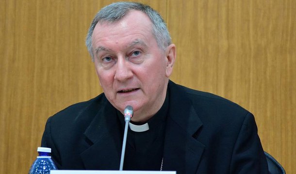 O Vaticano se ofereceu como mediador da crise entre o governo e a oposição na Venezuela, com a condição de entrar na questão apenas sob convite formal dos dois lados; intenção foi comunicada ao secretário-geral da União das Nações Sul-Americanas (Unasul), Ernesto Samper, por meio de uma carta enviada em agosto pelo secretário de Estado, cardeal Pietro Parolino