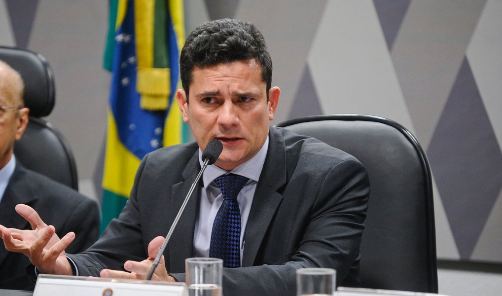 O Ministério Público Federal (MPF) pediu ao juiz Sérgio Moro, responsável pela Operação Lava Jato na Justiça Federal, a homologação do acordo de delação premiada firmado com Vinicius Veiga Borin, administrador de uma consultoria financeira ligada à offshore da construtora Odebrecht; na delação, Borin diz que foi procurado por um representante da Odebrecht para abrir contas “para fazer a movimentação financeira das obras da companhia no exterior”