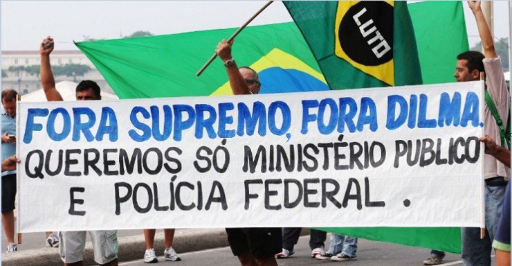 E o Brasil ficou a mercê dos meganhas do MP, da PF, do Judiciário e da mídia, ou seja, de todos os setores do Estado (ou muito ligados a ele, como é o caso das concessões públicas de TV), que têm grande poder, mas não precisam prestar contas ao povo, porque não são eleitos