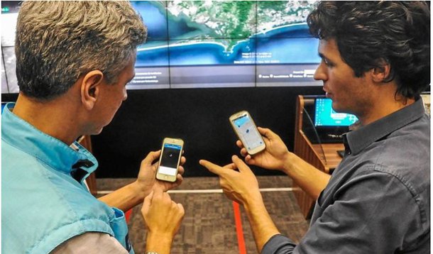 O chefe executivo do Centro de Operações Rio, Pedro Junqueira, pediu que público que está saindo tarde dos jogos olímpicos e enfrentando problemas para conseguir transporte público, que utilize o aplicativo Moovit para se informar sobre a melhor forma de voltar para casa; após o jogo de vôlei no Maracanãzinho, torcedores tiveram dificuldades para saber que transporte usar; o metrô só funciona até 1h e os BRTs especiais atendem apenas a Barra e a Zona Sul; o trem só horários especiais em dois ramais






 





