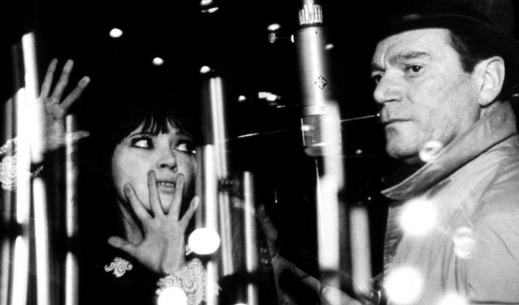 Imagine uma sociedade em que um computador controla todos os movimentos sociais e os sentimentos das pessoas; esse é Alpha 60, computador de "Alphaville", máquina que faz projeções e cálculos para todos os destinos sociais; lançado em 1965 por Jean-Luc Godard, "Alphaville" (tradução de Cidade Alpha) é um filme que mistura ficção científica, com policial noir; leia crítica de Ricardo Flaitt para o 247