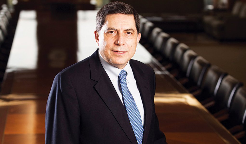 O Bradesco, comandado por Luiz Carlos Trabuco, informou nesta quinta-feira que teve lucro líquido contábil de R$ 4,134 bilhões entre abril e junho, queda de 7,6 por cento sobre igual período do ano passado, apresentando mesma performance em termos ajustados