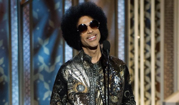 Superestrela da música Prince, que foi encontrado morto na sua casa em Minneapolis em abril, morreu de overdose de um opiáceo, remédio contra dor com o qual ele se automedicou; segundo relatório do gabinete do médico legista no condado de Anoka, em Minnesota, "o morto se medicou com Fentanyl"; laudo diz, ainda, que overdose teria sido acidental