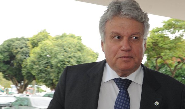 Presidente da Eletrobras, José da Costa Neto, pretende deixar o comando da companhia e já preparou uma carta de demissão por discordar de vendas de ativos da estatal; Costa Neto, que foi nomeado para o cargo pela presidente afastada Dilma Rousseff, estaria insatisfeito com os planos do governo Temer de promover privatizações que incluiriam as subsidiárias Eletrosul e Furnas